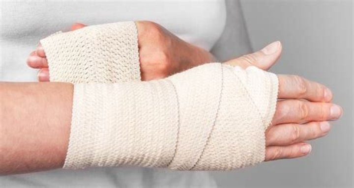 Can a compression bandage cause swelling