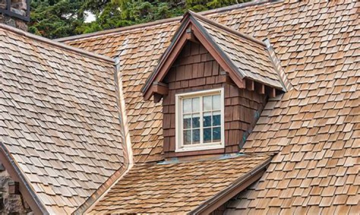 Can cedar shake roofs be repaired