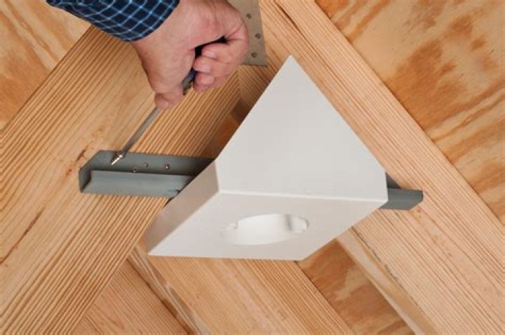 Can you mount a ceiling fan to a plastic box