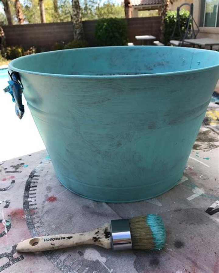 Can you use chalk paint on metal doors