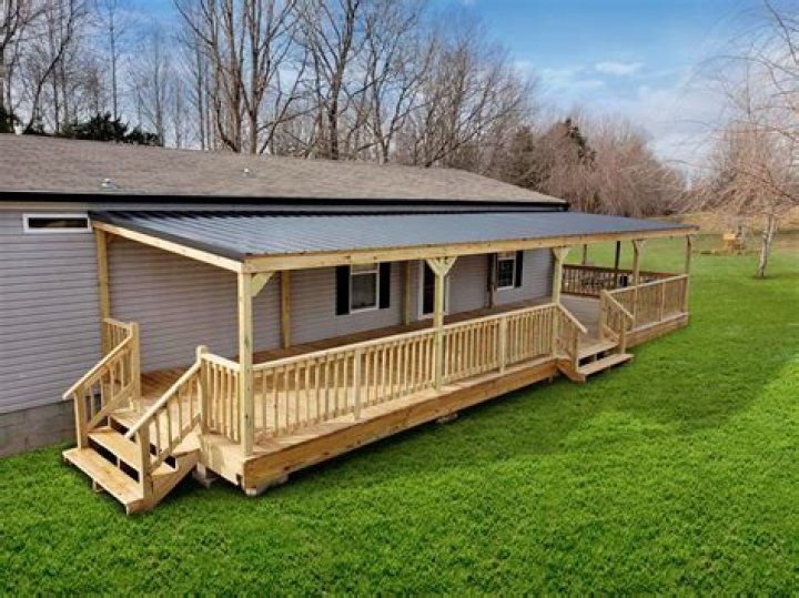 Does Home Depot do decks