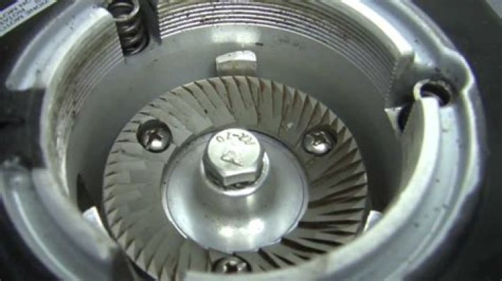 How do you clean a Mazzer grinder