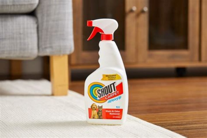 How do you make carpet cleaner spray