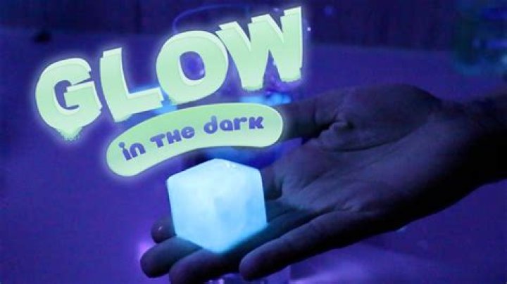 How do you make edible glow in the dark water