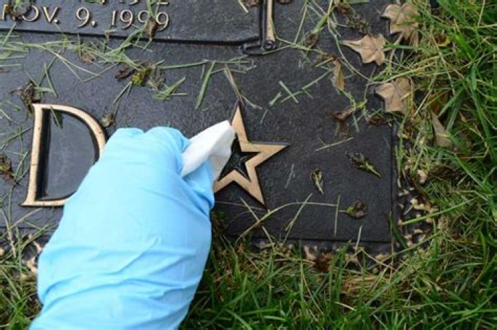 How do you refurbish and restore a bronze memorial plaque