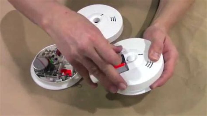 How do you reset a Firex smoke alarm