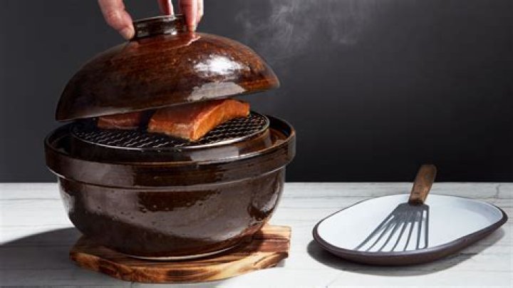 How do you use a Donabe smoker