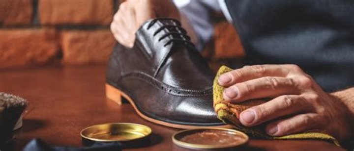 How do you use white shoe polish