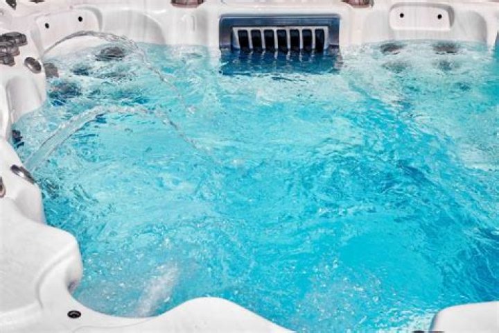 How hot should Spa water be