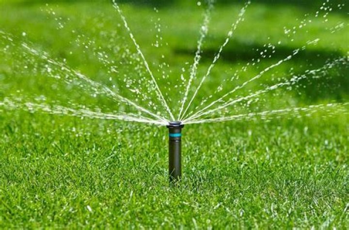 How many gallons per minute does a sprinkler head use