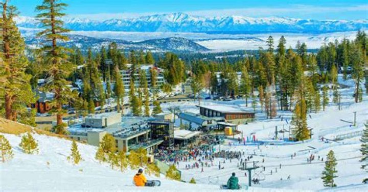 How many ski resorts does California offer