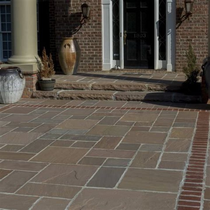 Is Indian sandstone slippery when wet