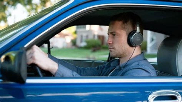 Is it illegal to drive with headphones in Oregon