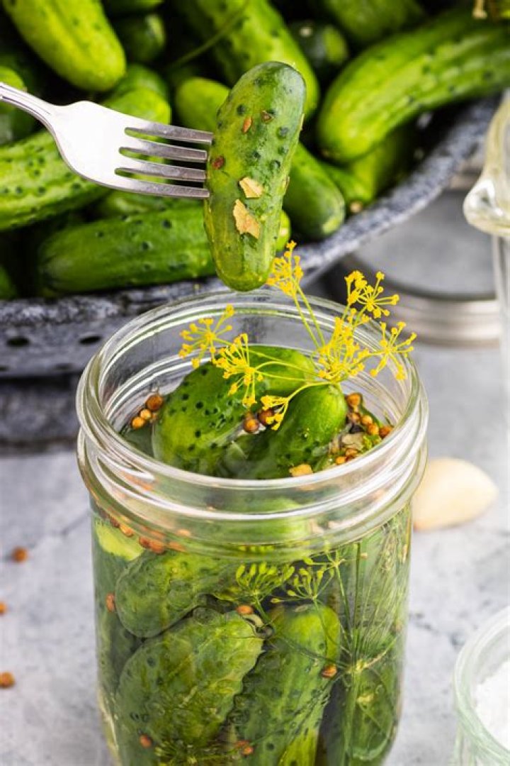 Is raw dill good for you