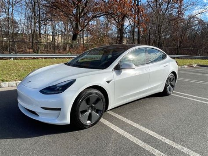 Is Tesla Model 3 standard range plus worth it