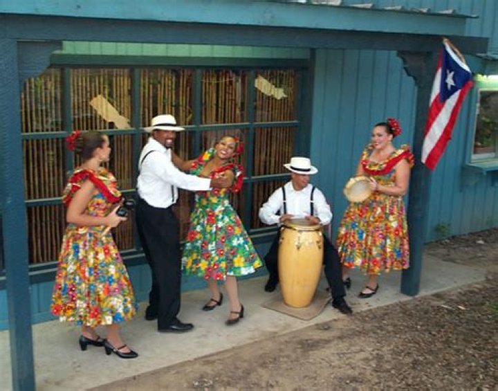 What dance is popular in Puerto Rico