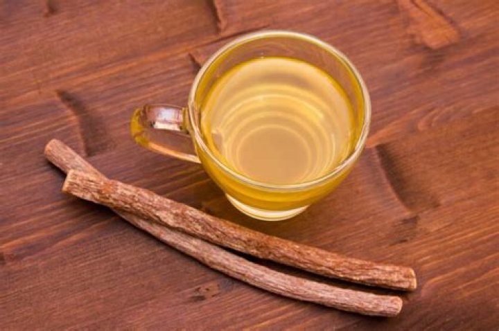 What does licorice tea taste like
