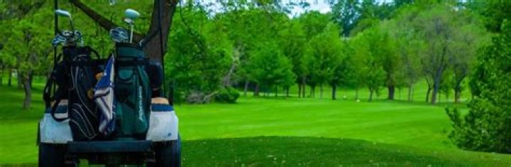 What is an executive 9 hole golf course