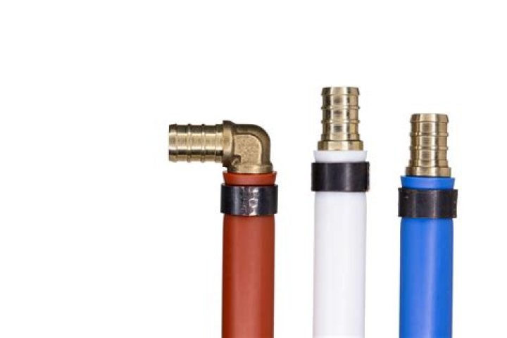 What is the difference between red and blue PEX tubing