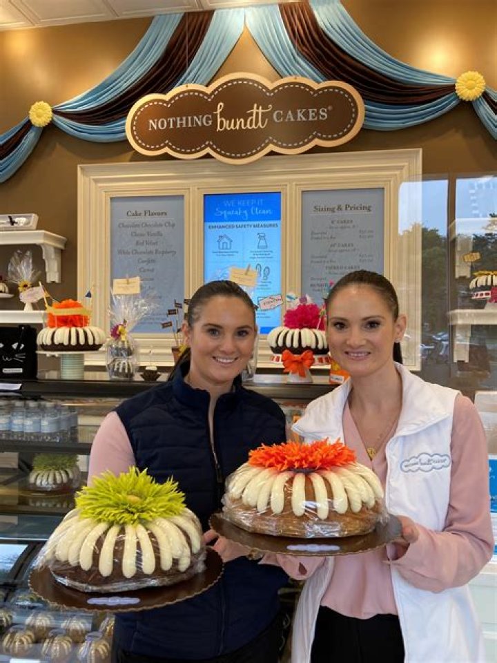What kind of cakes Does Nothing Bundt cakes have
