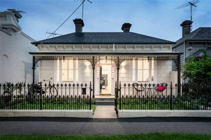Whats a heritage house