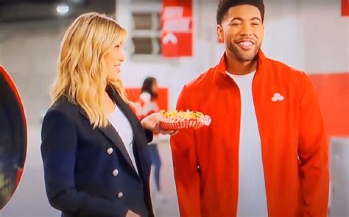 Who is the actress in the State Farm discount commercial