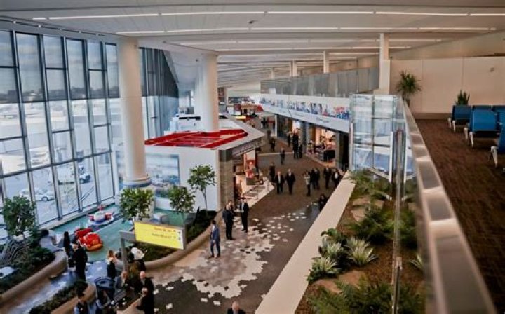 Who owns LaGuardia Airport